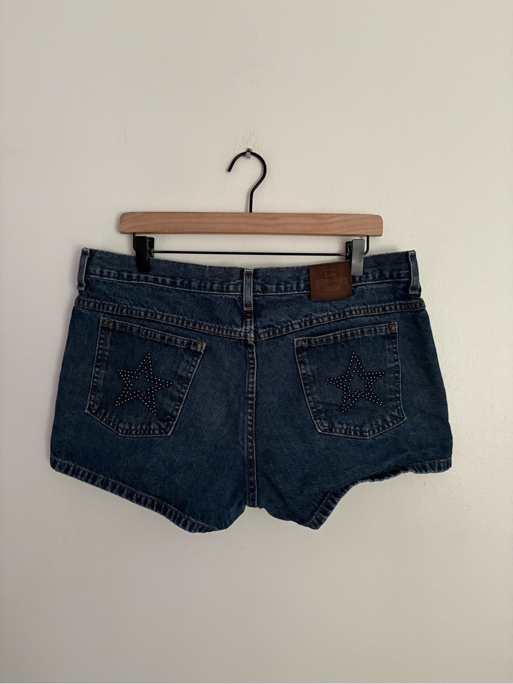 LEE Dungarees Mid Rise Blue Denim Star Pocket Stud Women's Shorts size 31 12 - Picture 1 of 5